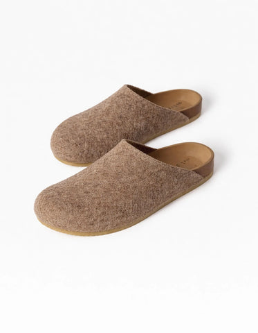 Lakehouse Clog